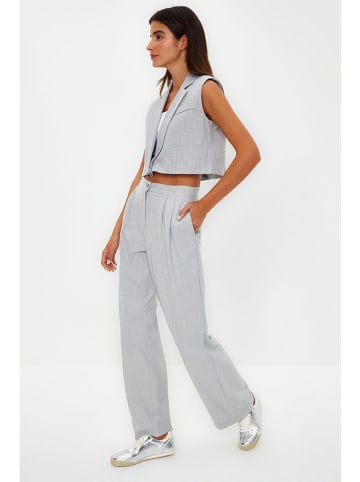 trendyol Marlenehose in Grau