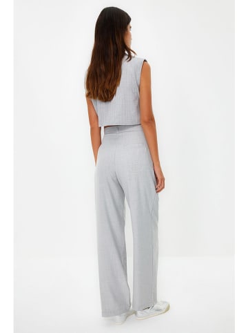 trendyol Marlenehose in Grau