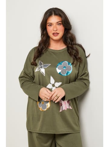 Curvy Lady Pullover in Khaki