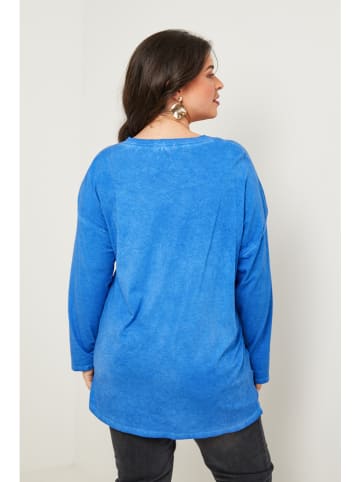 Curvy Lady Longsleeve in Blau/ Gold