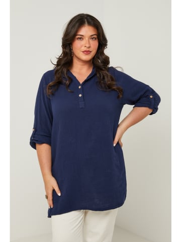 Curvy Lady Tunika w kolorze granatowym