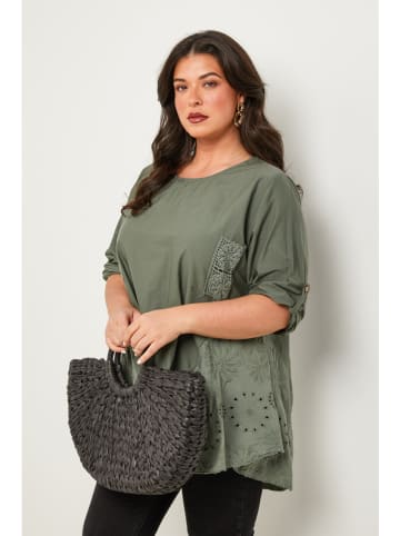 Curvy Lady Bluse in Khaki