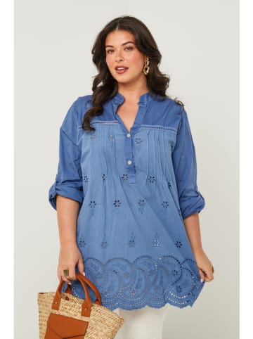 Curvy Lady Tunika w kolorze niebieskim