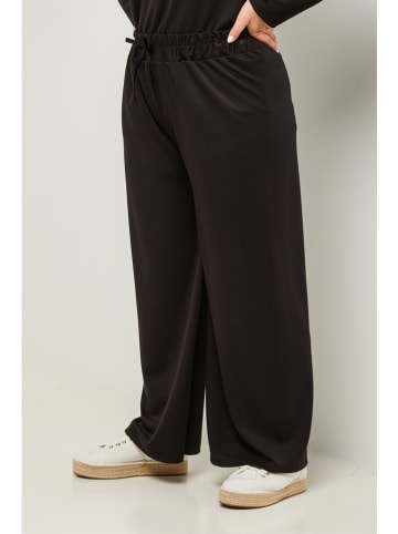 Curvy Lady Hose in Schwarz
