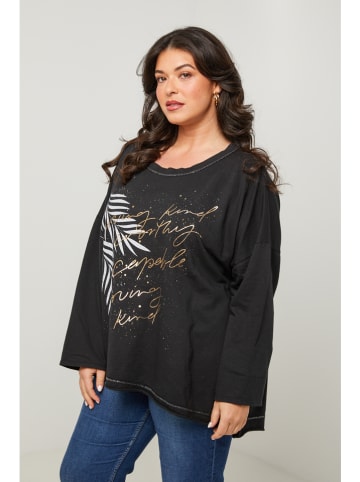 Curvy Lady Longsleeve in Schwarz