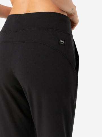super.natural Sweathose "Yobo" in Schwarz