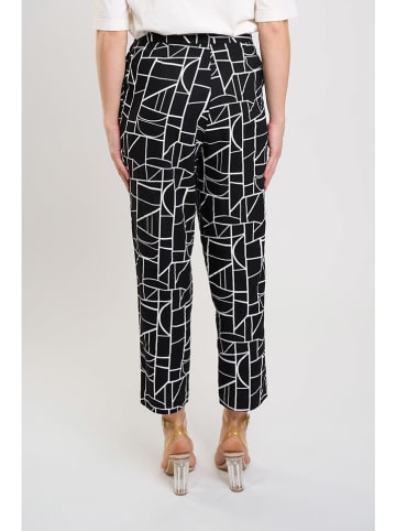 Marks & Spencer Spodnie w kolorze czarno-białym
