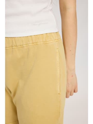 MAZINE Sweatshort "Natural Dye" geel