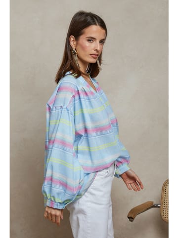 Plume Blouse "Phoenix" lichtblauw