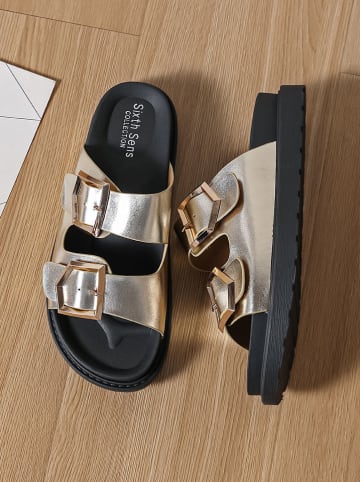 Sixth Sens Pantoletten in Gold/ Schwarz