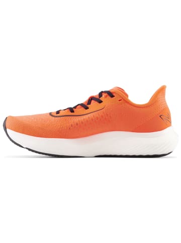New Balance Buty "FuelCell Rebel v4" w kolorze pomarańczowym do biegania
