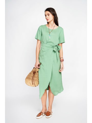ASSUILI Kleid in Hellgrün