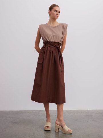 BGN Kleid in Braun