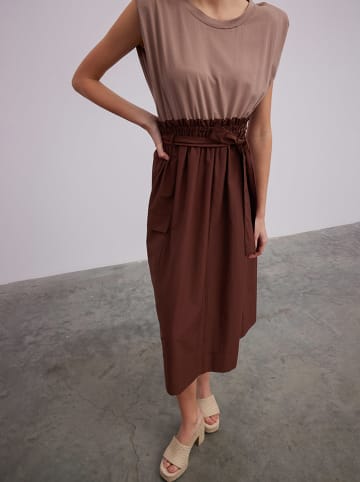 BGN Kleid in Braun