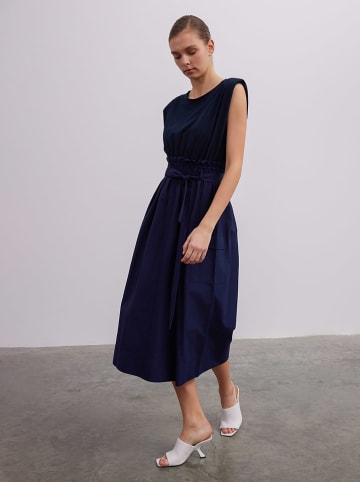 BGN Kleid in Dunkelblau