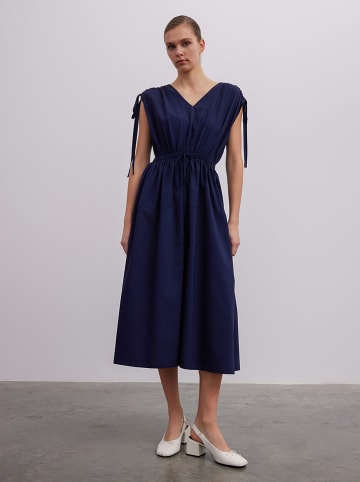 BGN Kleid in Dunkelblau