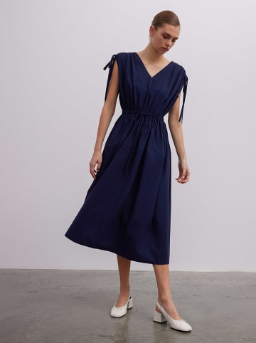 BGN Kleid in Dunkelblau