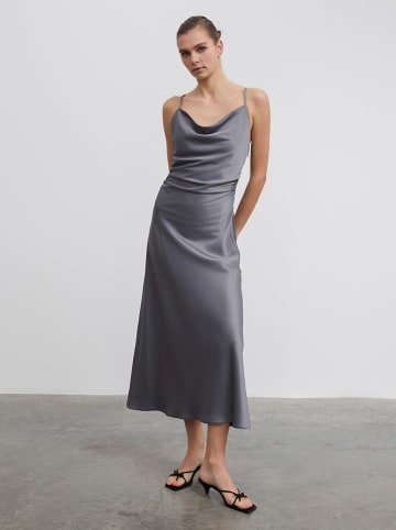 BGN Kleid in Grau