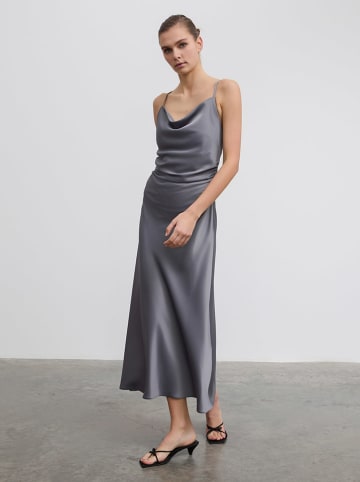 BGN Kleid in Grau