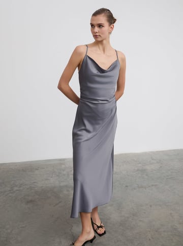 BGN Kleid in Grau