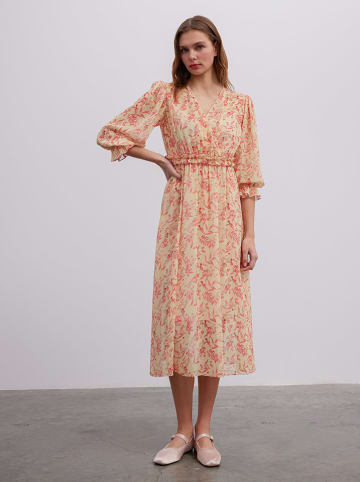 BGN Kleid in Creme/ Rosa