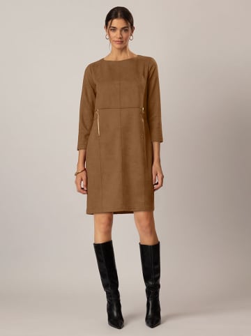 APART Kleid in Cognac