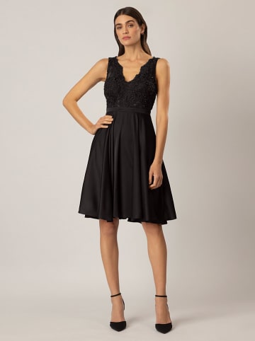 APART Kleid in Schwarz