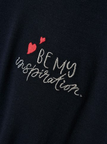 name it Shirt in Schwarz