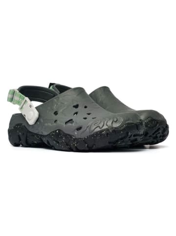 Crocs Chodaki "All Terrain Atlas" w kolorze antracytowym