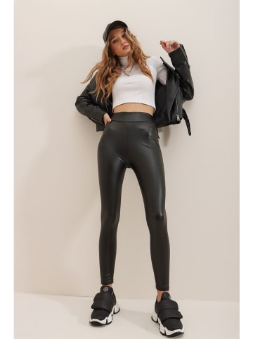 Trend Alacati Legginsy w kolorze czarnym