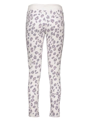Juvia Pyjama-Hose in Weiß/ Flieder