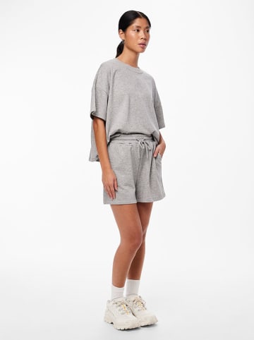 Pieces Sweatshorts "Chilli" in Grau