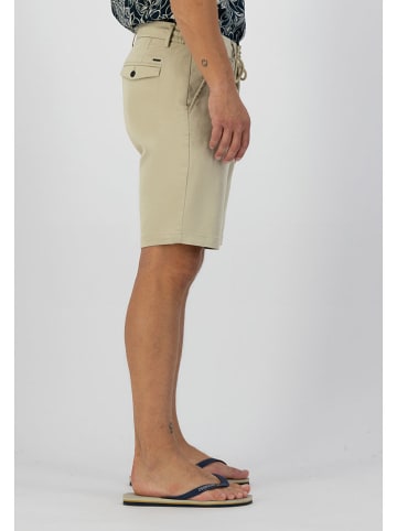 DSTREZZED Shorts in Creme