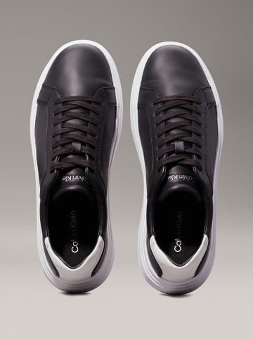 Calvin Klein Leder-Sneakers in Schwarz/ Weiß