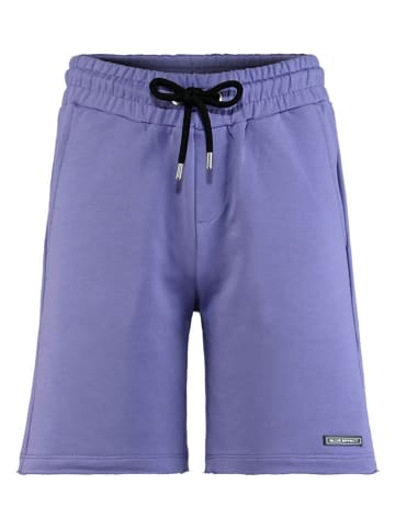 Blue Effect Sweatshorts in Lila
