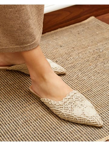 Belucci Clogs in Beige