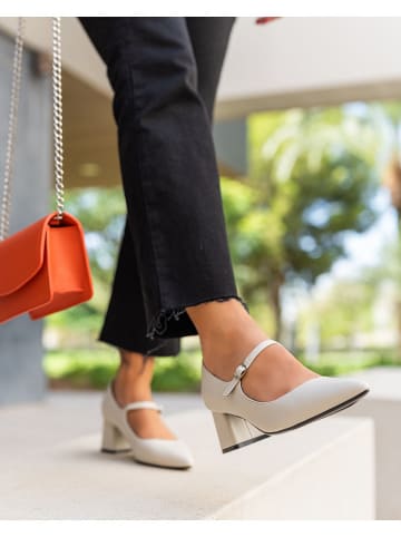 Belucci Spangenpumps in Creme