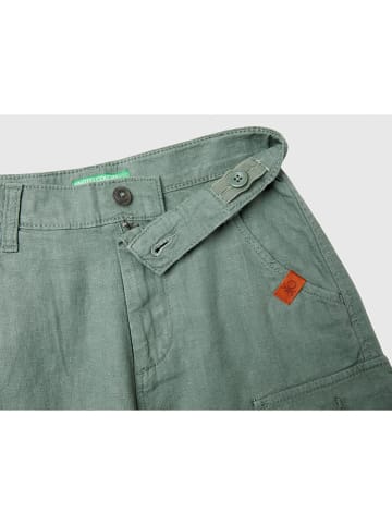 Benetton Bermudas in Oliv