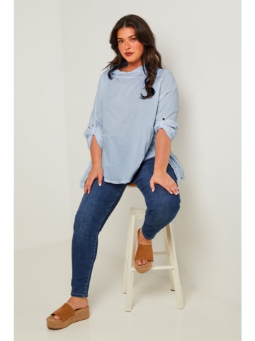 Curvy Lady Bluse in Hellblau
