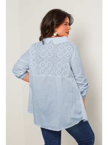 Curvy Lady Bluse in Hellblau