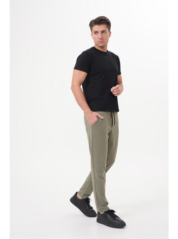 Basics & More Spodnie dresowe w kolorze khaki