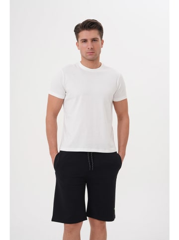 Basics & More Sweatshorts in Schwarz