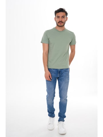 Basics & More Shirt in Grün