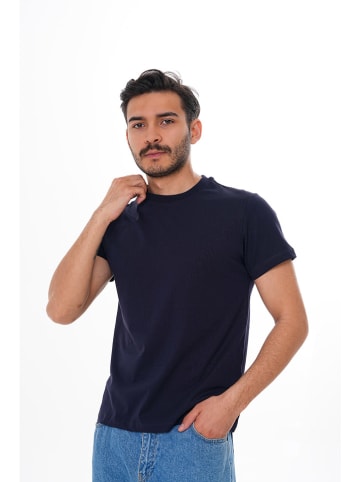 Basics & More Shirt in Dunkelblau