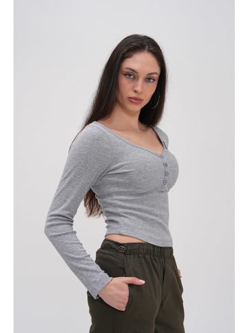 Basics & More Longsleeve in Grau