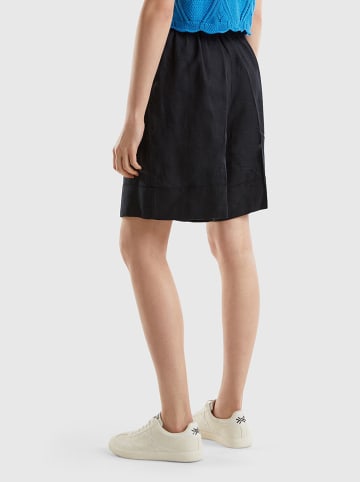 Benetton Lniane bermudy w kolorze czarnym