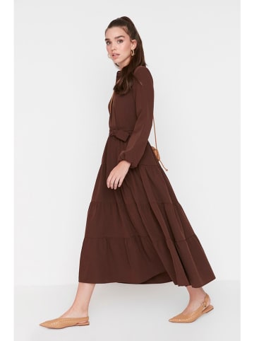 trendyol Kleid in Dunkelbraun