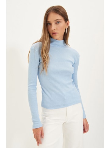 trendyol Longsleeve in Hellblau