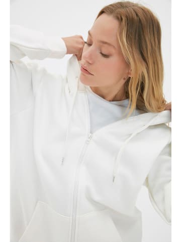 trendyol Sweatjacke in Weiß