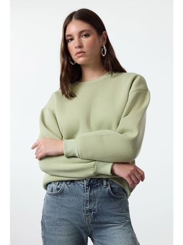 trendyol Sweatshirt in Grün